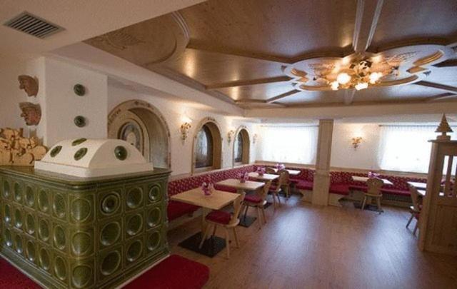 Hotel Zirmes Moena Kültér fotó