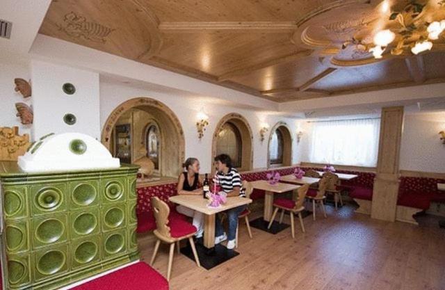 Hotel Zirmes Moena Kültér fotó