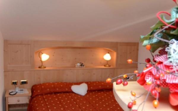 Hotel Zirmes Moena Kültér fotó