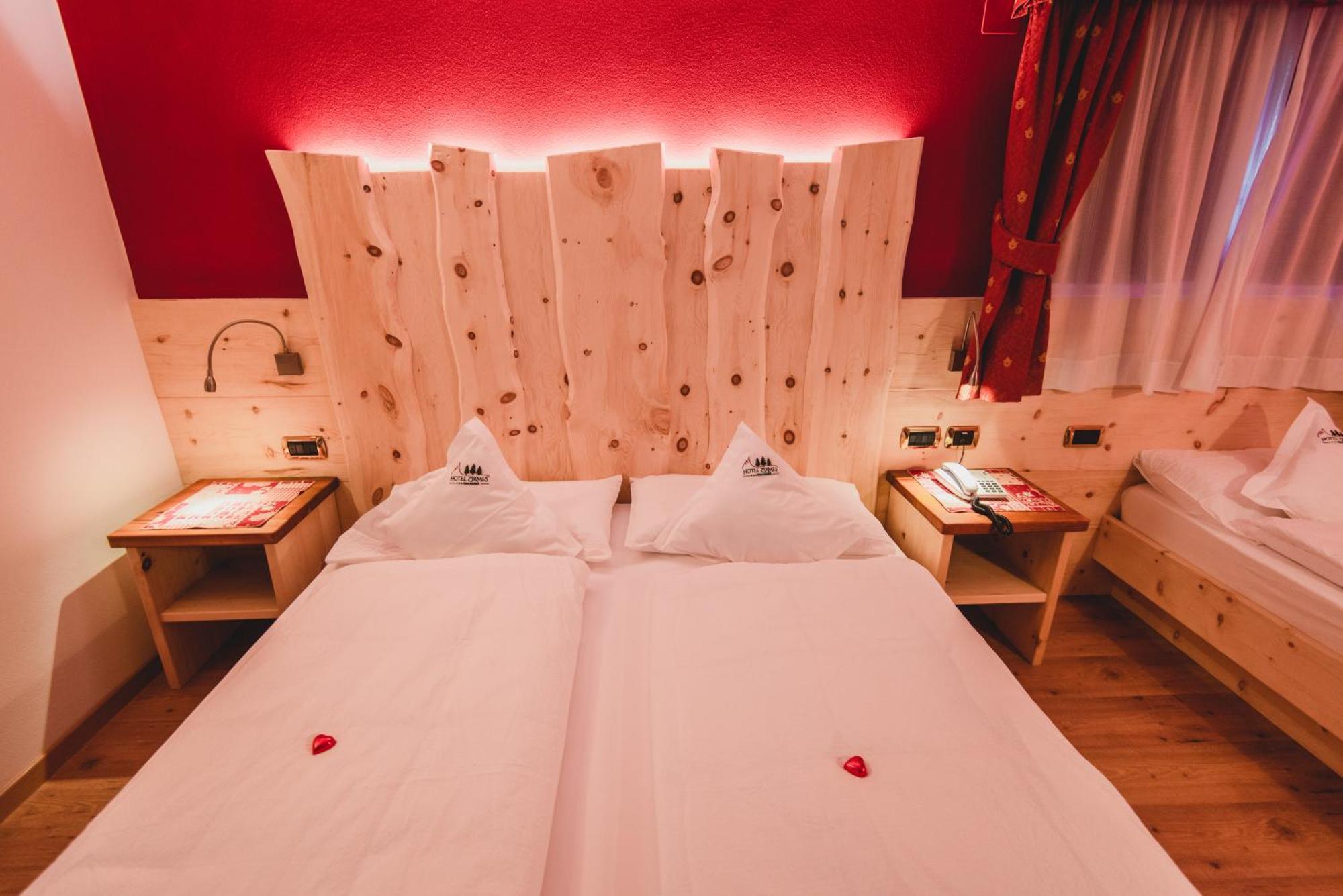 Hotel Zirmes Moena Kültér fotó