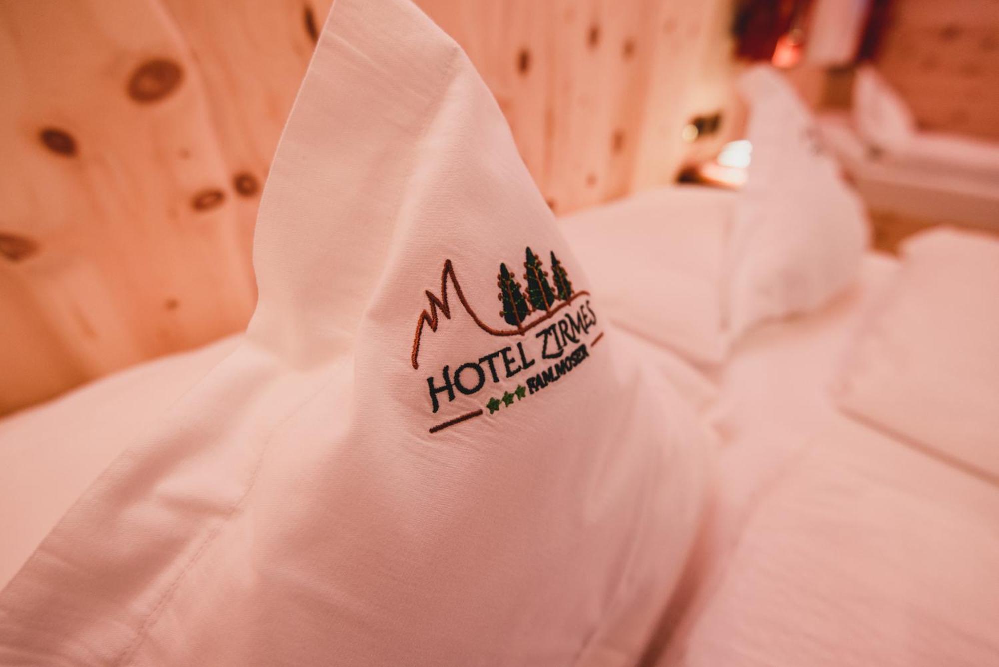 Hotel Zirmes Moena Kültér fotó