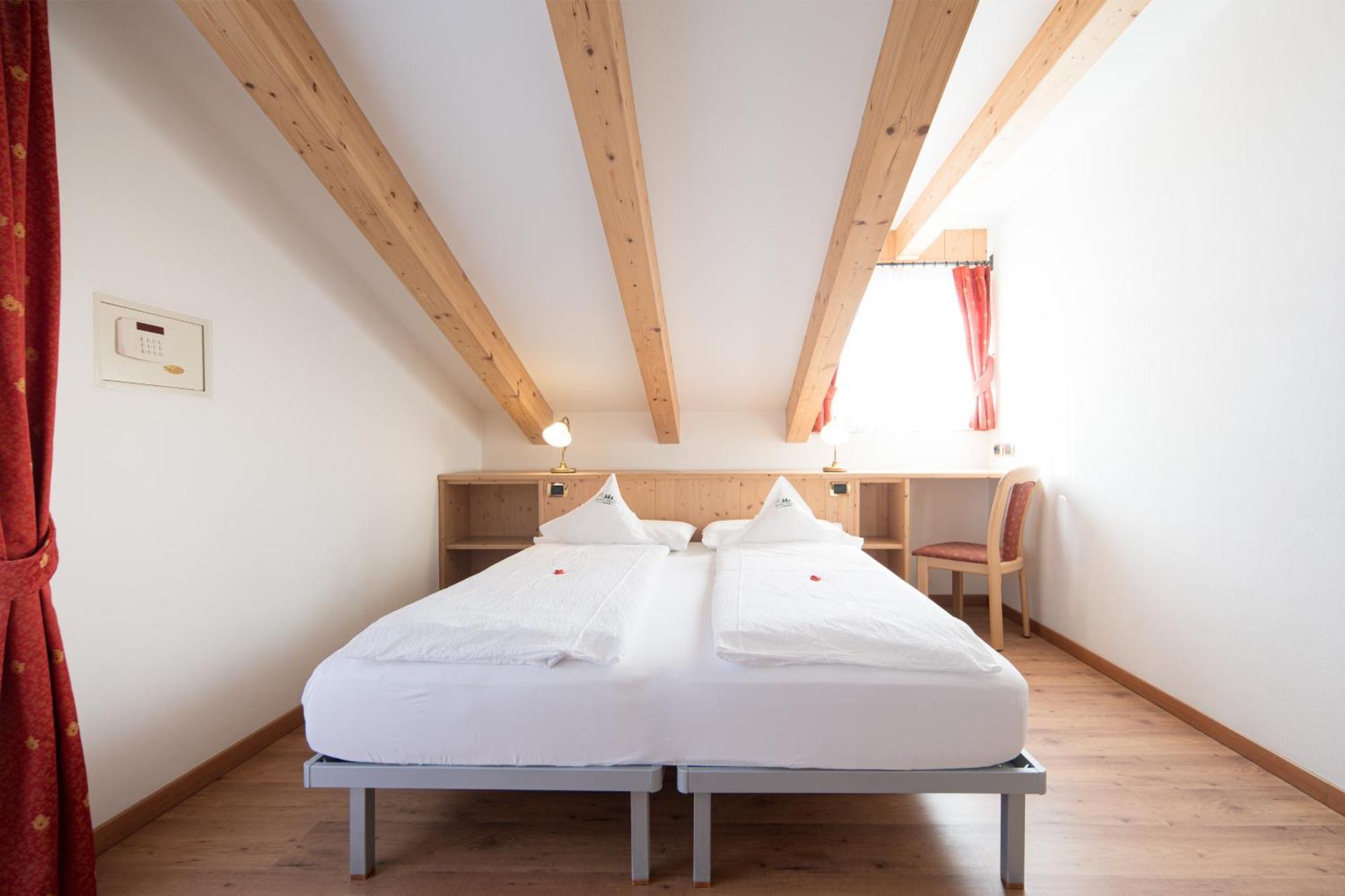 Hotel Zirmes Moena Kültér fotó