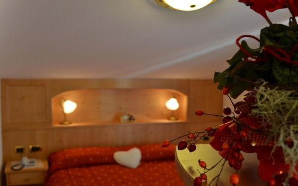 Hotel Zirmes Moena Kültér fotó
