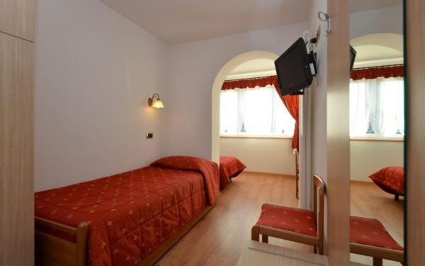 Hotel Zirmes Moena Kültér fotó
