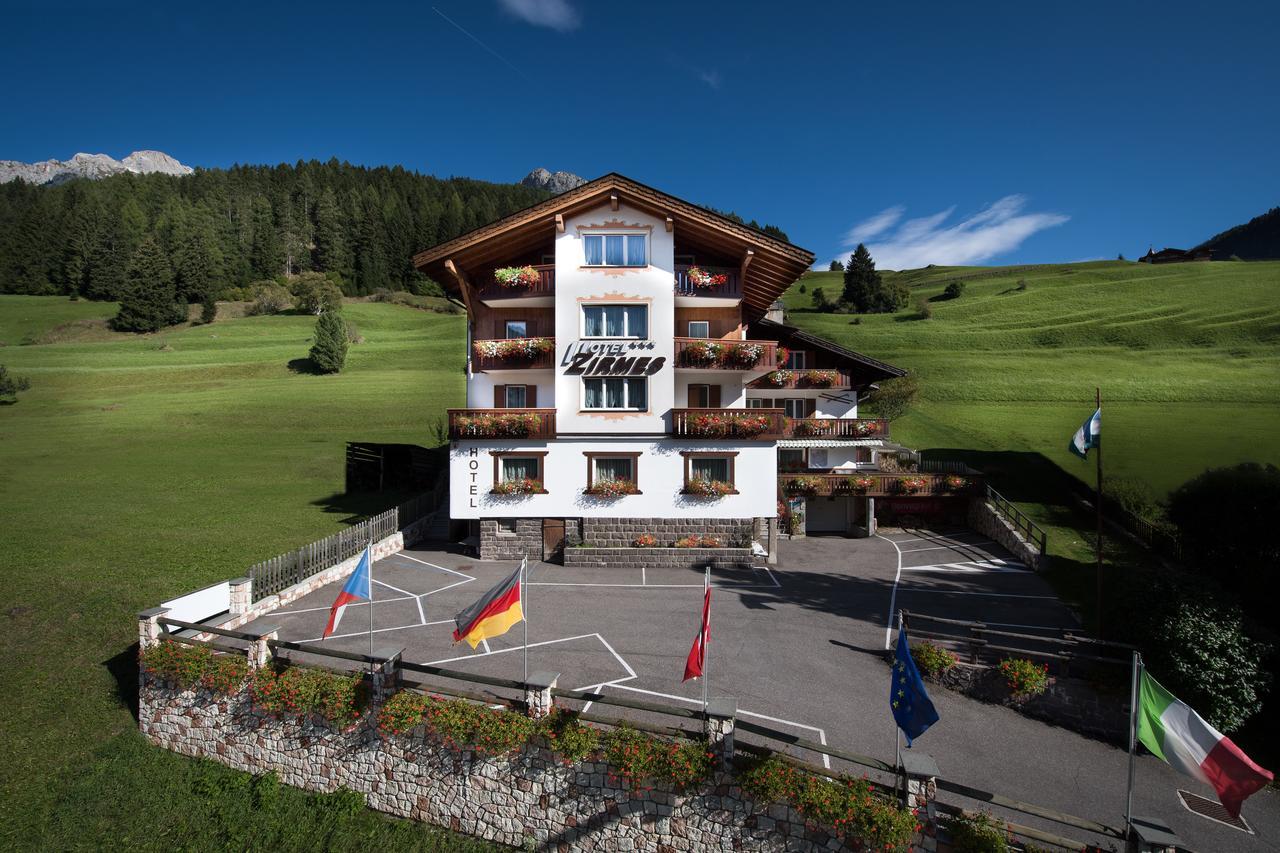 Hotel Zirmes Moena Kültér fotó